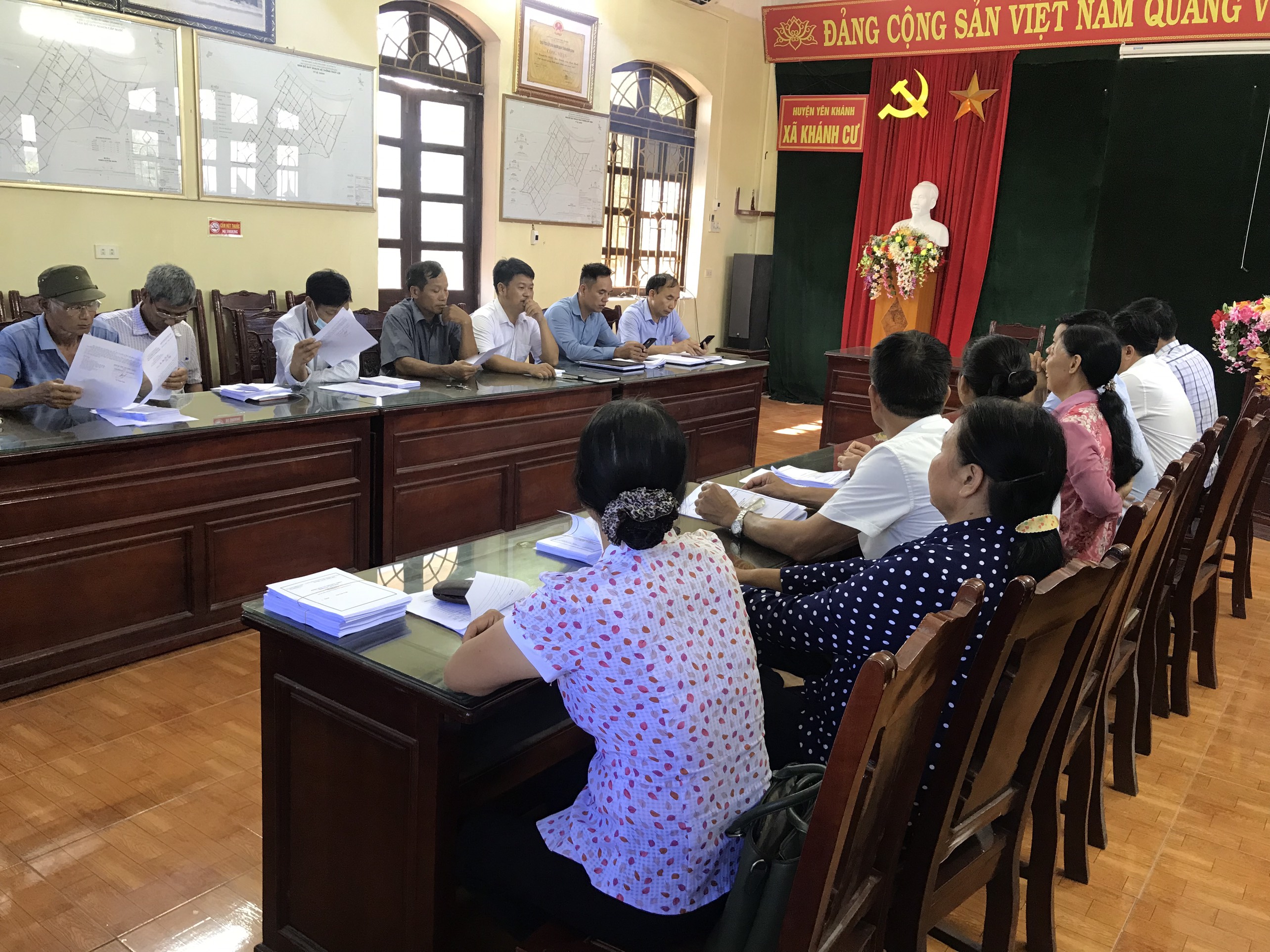 Đảng ủy xã Khánh Cư tổ chức hội ý nhanh đánh giá tiến độ sản xuất vụ mùa năm 2022 và tiến độ thực hiện công tác bầu cử trưởng thôn nhiệm kỳ 2022-2024