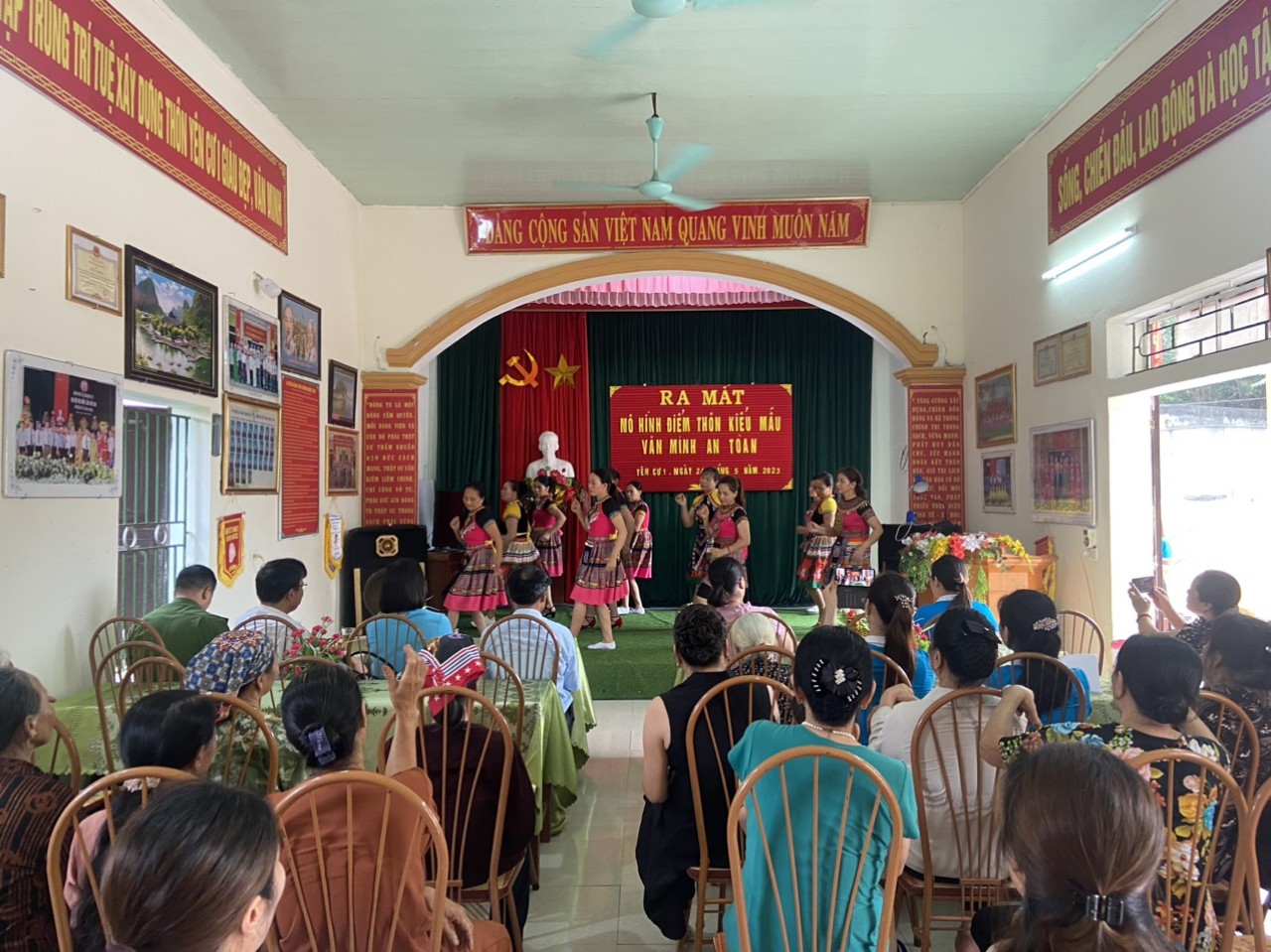 Hội LHPN xã Khánh Cư ra mắt mô hình điểm “Thôn kiểu mẫu văn minh an toàn” tại thôn Yên Cư 1